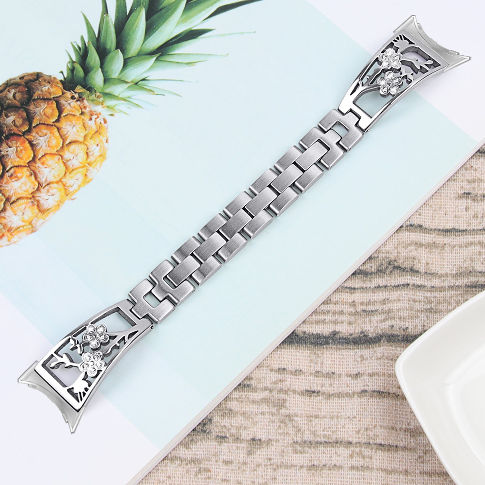 For Google Pixel Watch 2/Pixel Watch Rhinestone Decor Plum Design Wrist Strap 304 Stainless Steel Detachable Watch Band Bracelet - Silver For Google Pixel Watch 2/Pixel Watch Rhinestone Decor Plum Design Wrist Strap 304 Stainless Steel Detachable Watch Band Bracelet - Silver